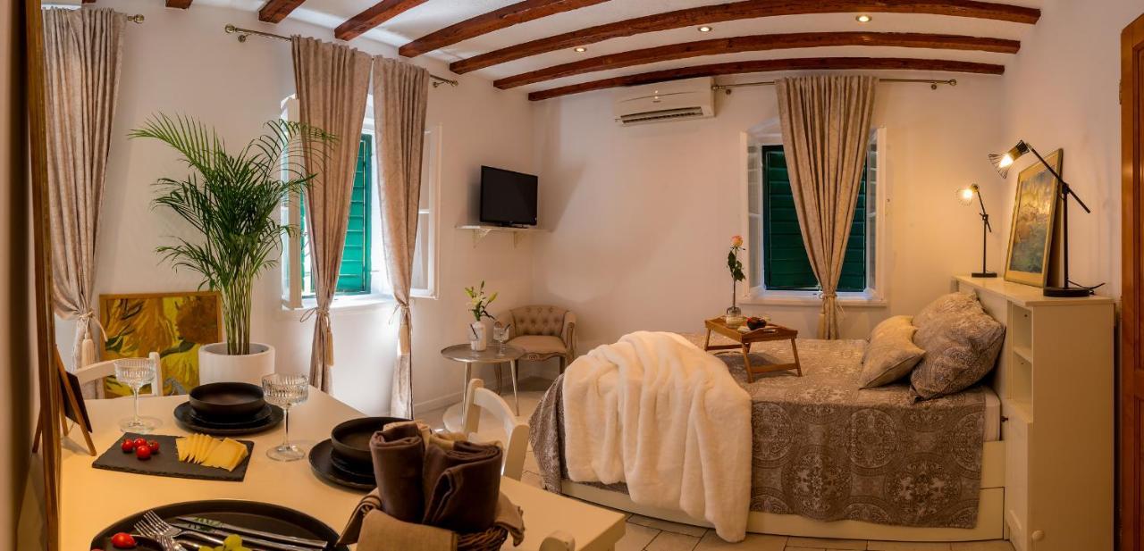 Charming Old Town Apartment Pjaca Split Bagian luar foto