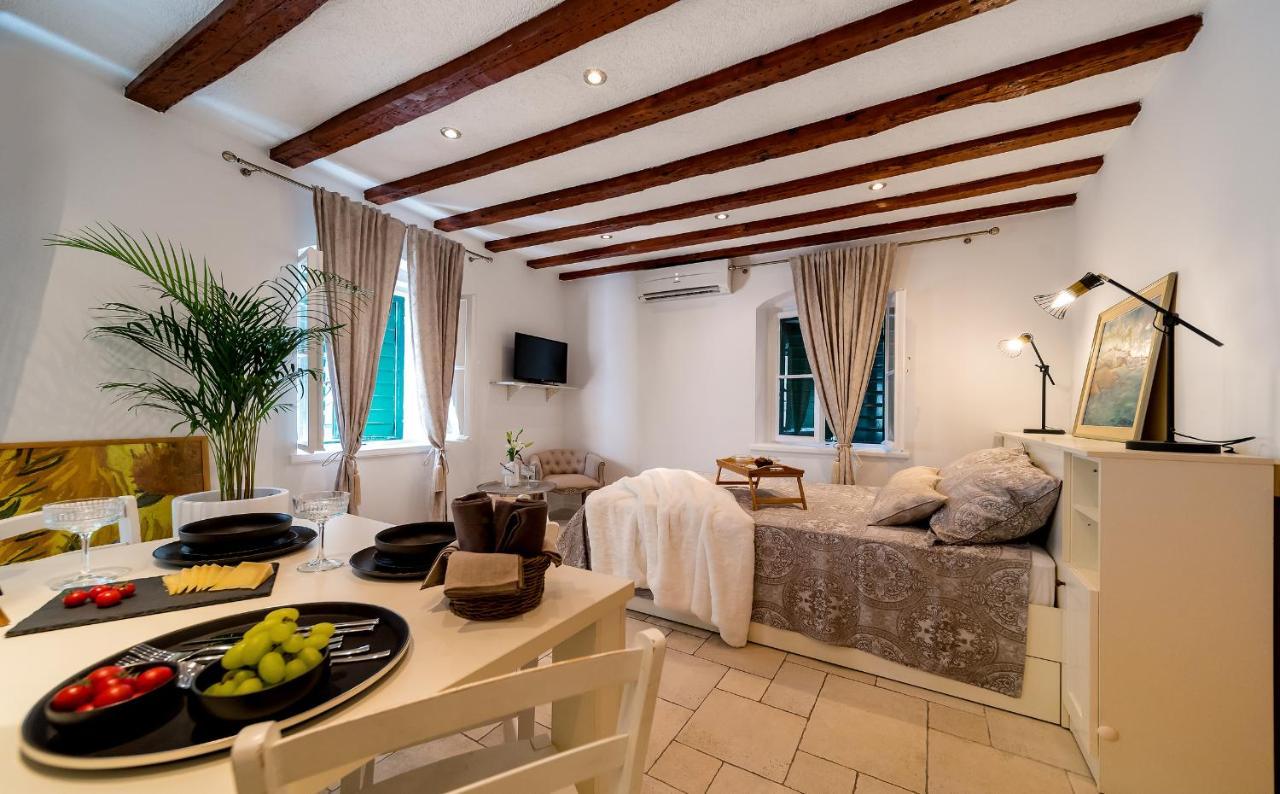 Charming Old Town Apartment Pjaca Split Bagian luar foto
