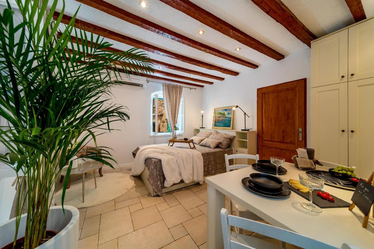 Charming Old Town Apartment Pjaca Split Bagian luar foto