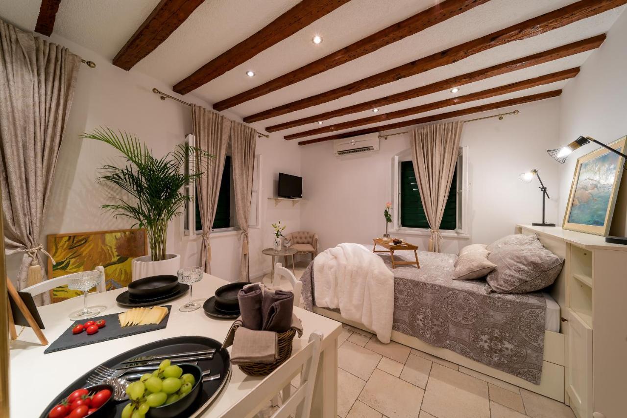Charming Old Town Apartment Pjaca Split Bagian luar foto