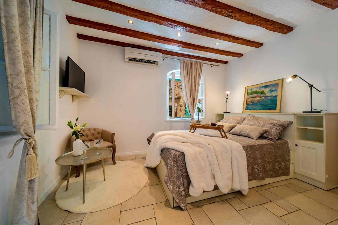 Charming Old Town Apartment Pjaca Split Bagian luar foto