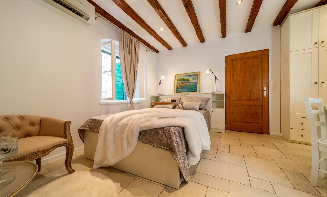 Charming Old Town Apartment Pjaca Split Bagian luar foto
