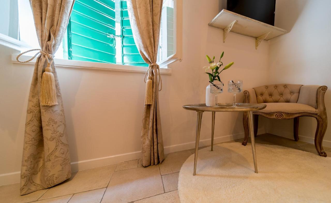 Charming Old Town Apartment Pjaca Split Bagian luar foto