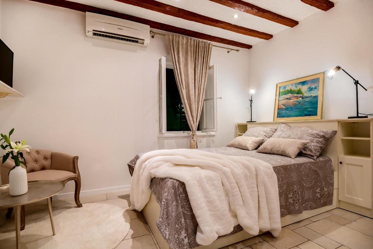 Charming Old Town Apartment Pjaca Split Bagian luar foto